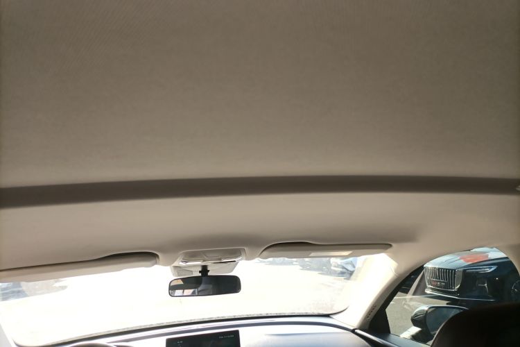 红旗E-QM5 2022款 431km 充电乐享版中控内饰22