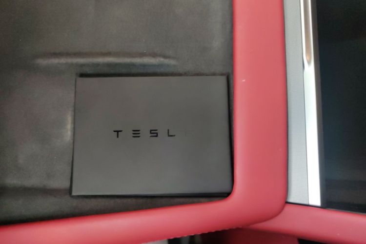 特斯拉 Model 3 2023款 长续航全轮驱动版中控内饰11