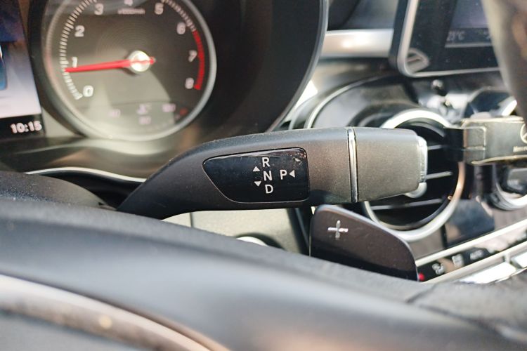 奔驰C级 2018款 C 180 L 时尚型运动版中控内饰18