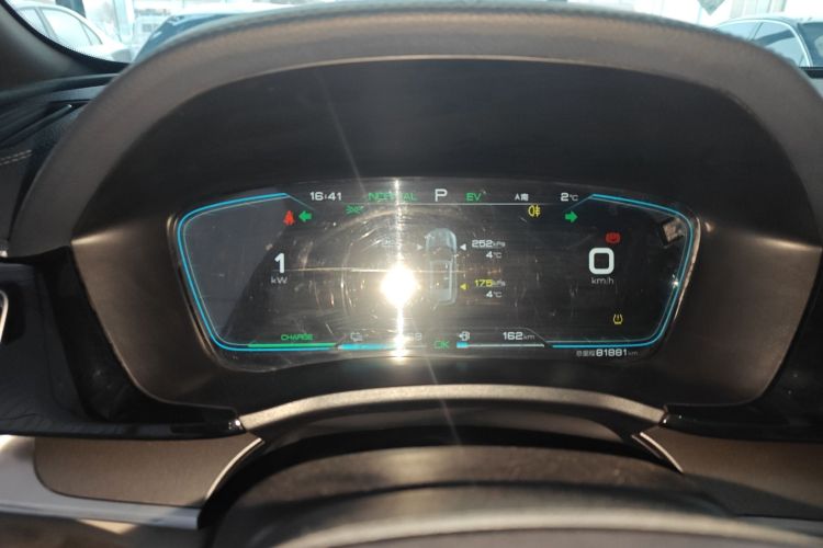 比亚迪 宋PLUS新能源 2021款 DM-i 51KM 尊荣型局部细节14