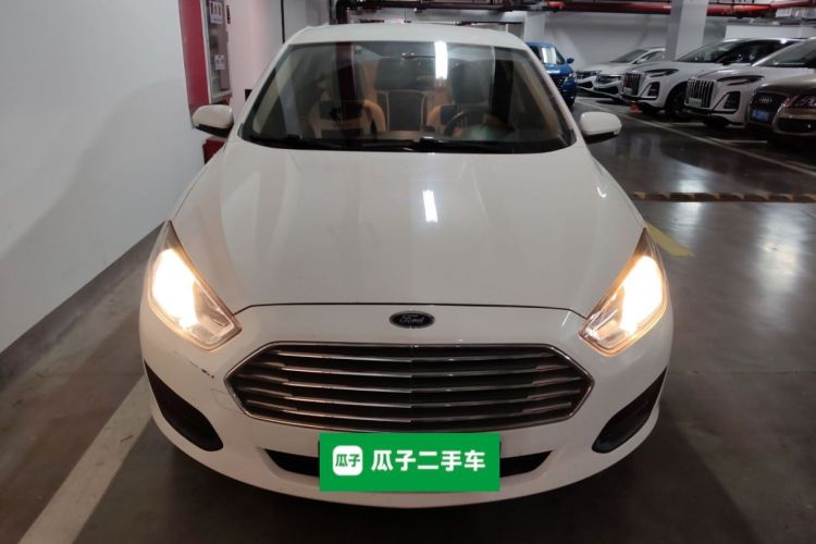 福特 福睿斯 2017款 改款 1.5L 手动舒适型车身外观2