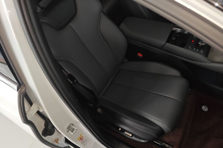 比亚迪 秦L 2024款 DM-i 120KM超越型局部细节41