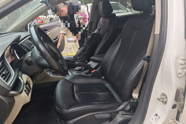 别克 英朗 2018款 15T 双离合进取型 国V中控内饰19