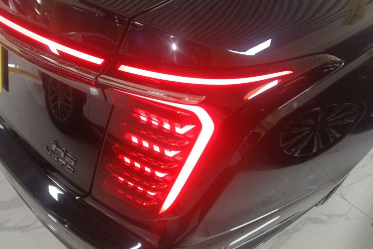 红旗H9 2024款 2.0T 旗畅 私享风尚版车身外观6006