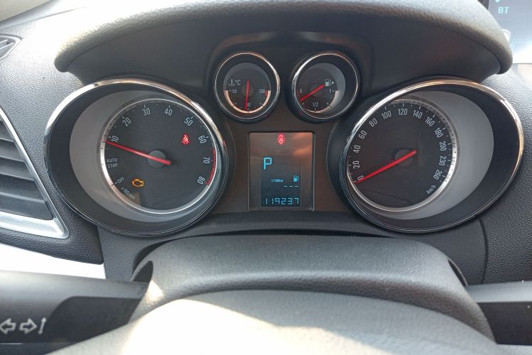 别克 昂科拉 2015款 1.4T 自动两驱都市精英型中控内饰14