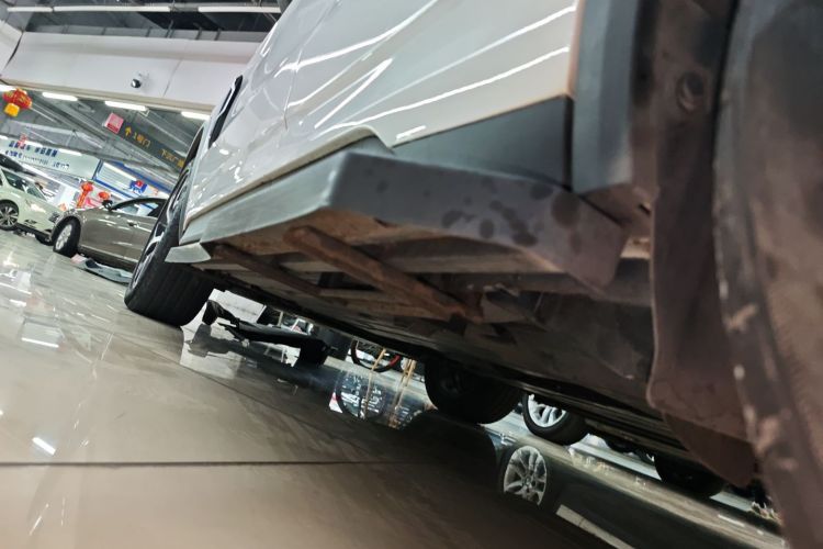 领克01 2017款 2.0T 四驱劲Pro版局部细节9002