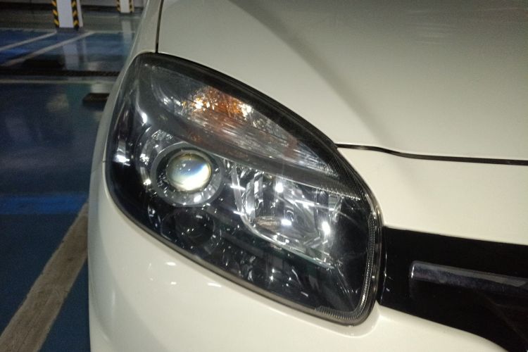 雷诺 科雷傲(进口) 2014款 2.5L 四驱舒适版车身外观6006