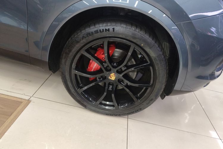 保时捷 2018款 Cayenne 3.0T车身外观10