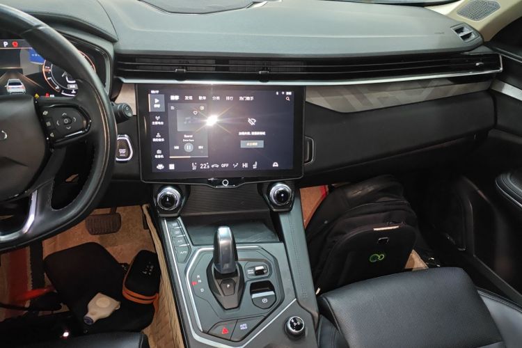领克01 2021款 2.0TD 两驱型Pro中控内饰16