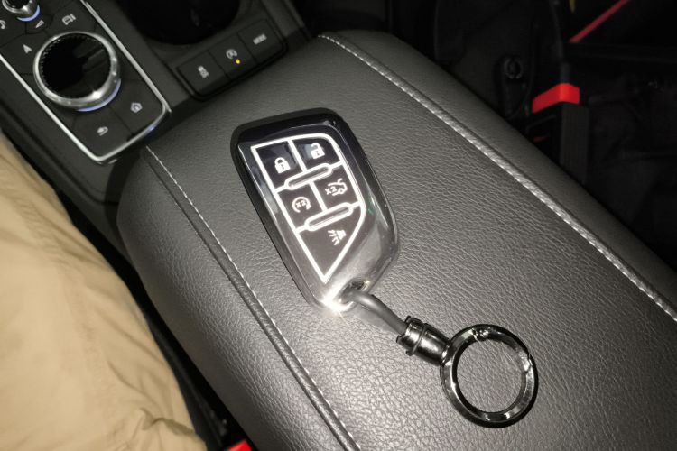 凯迪拉克XT4 2024款 28T 两驱豪华型中控内饰11