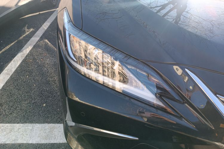 雷克萨斯ES 2024款 200 臻享版车身外观8