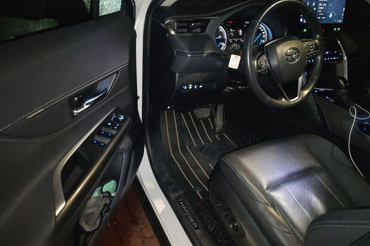 丰田 凌放HARRIER 2022款 双擎 2.5L CVT两驱豪华版中控内饰20