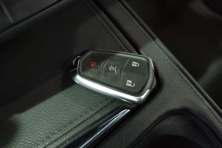 凯迪拉克XT4 2020款 改款 28T 两驱领先型中控内饰11