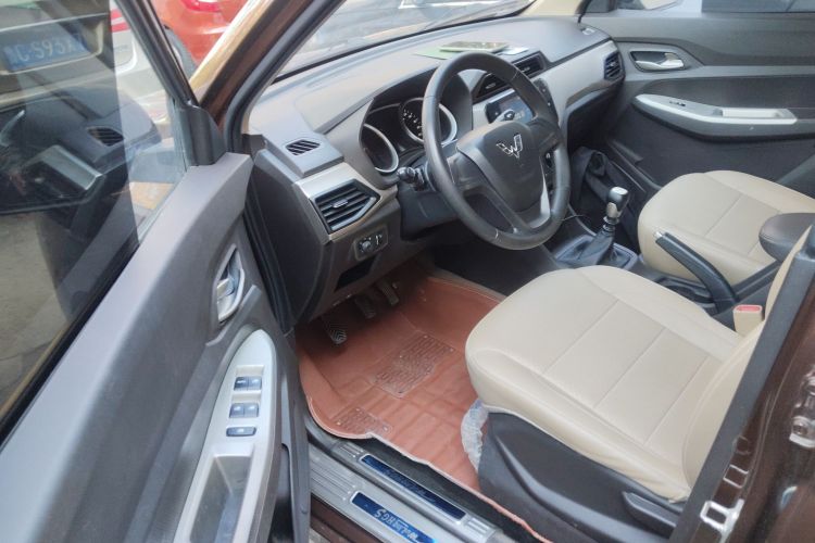 五菱汽车 五菱宏光 2019款 1.5L S舒适型国VI LAR中控内饰20