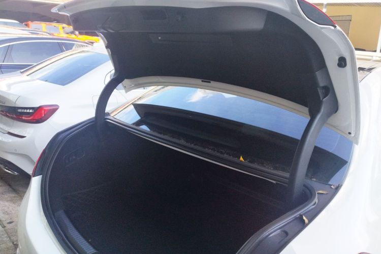 奔驰C级 2023款 改款二 C 260 L 运动版机舱底盘23