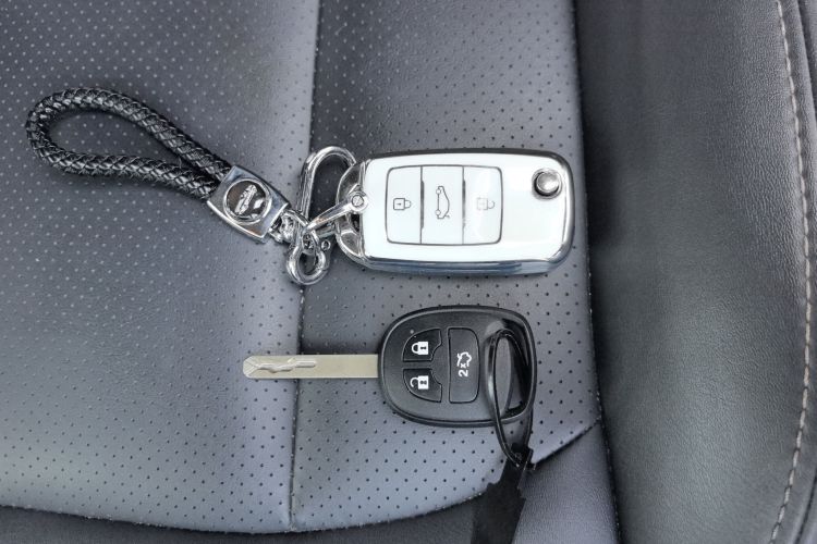 长安CS15 2021款 1.5L 自动进取型中控内饰7001