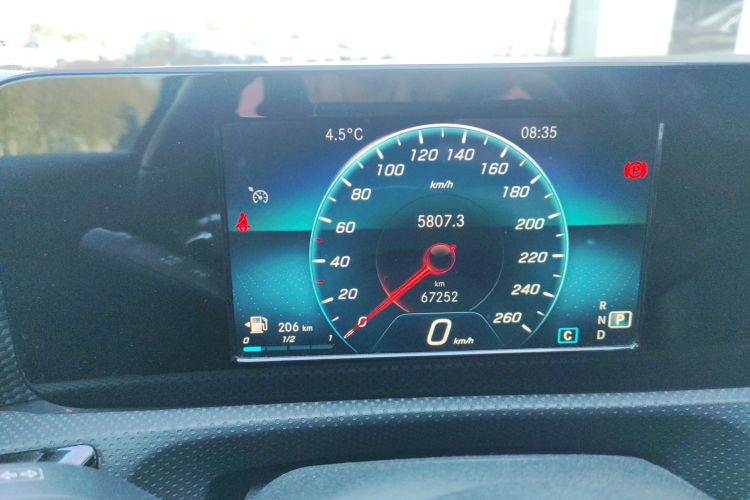 奔驰A级 2020款 A 180 L 运动轿车中控内饰14