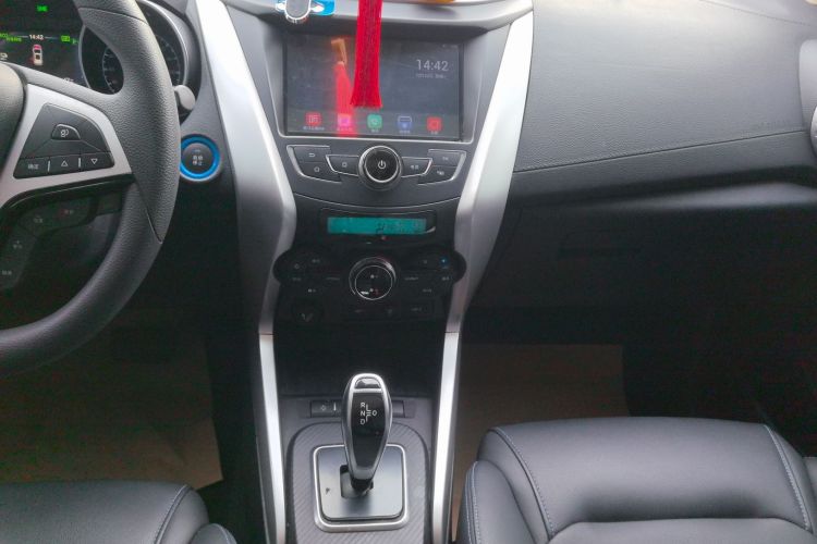 比亚迪 元新能源 2018款 EV360 智联炫酷型中控内饰16