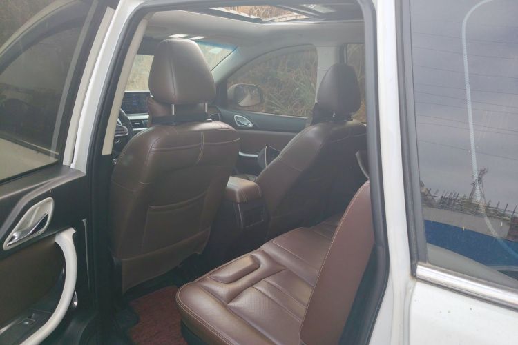 比速汽车 比速T5 2017款 1.5T 自动尊贵型中控内饰21