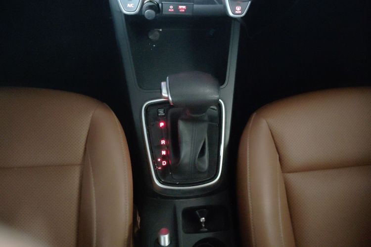 起亚 KX CROSS 2017款 1.4L AT GLS中控内饰18