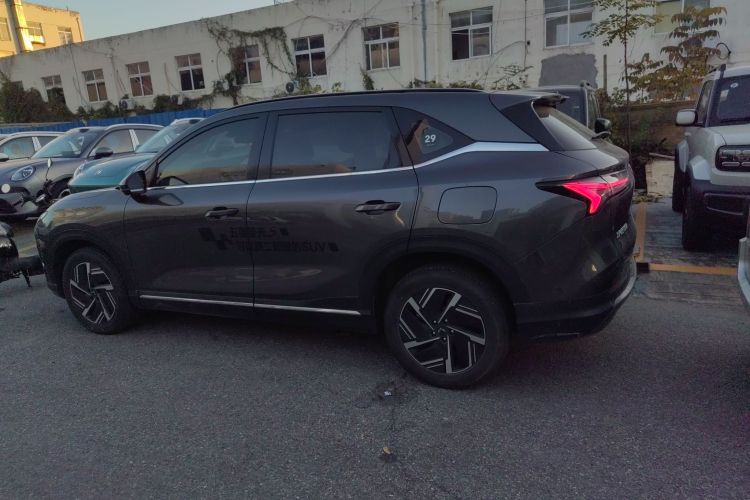 五菱汽车 五菱星光S 2024款 130km 旗舰型车身外观4