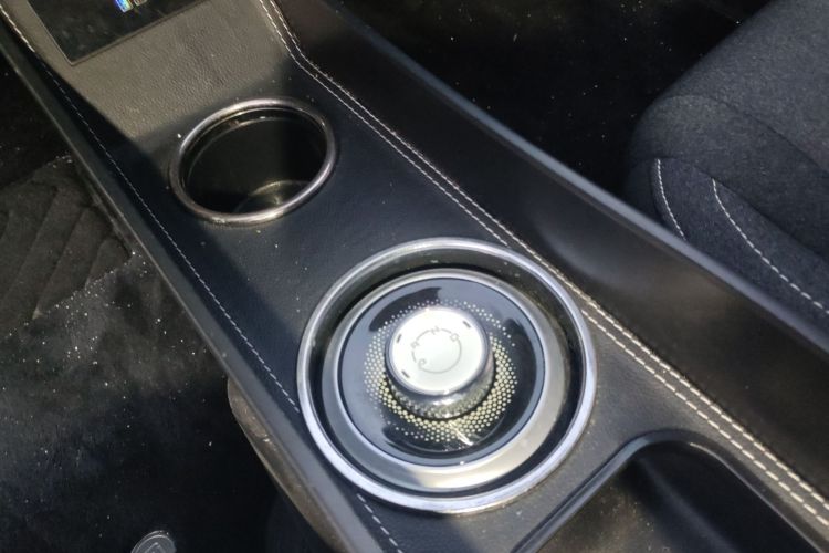 五菱汽车 五菱缤果 2023款 333km 快享款中控内饰18