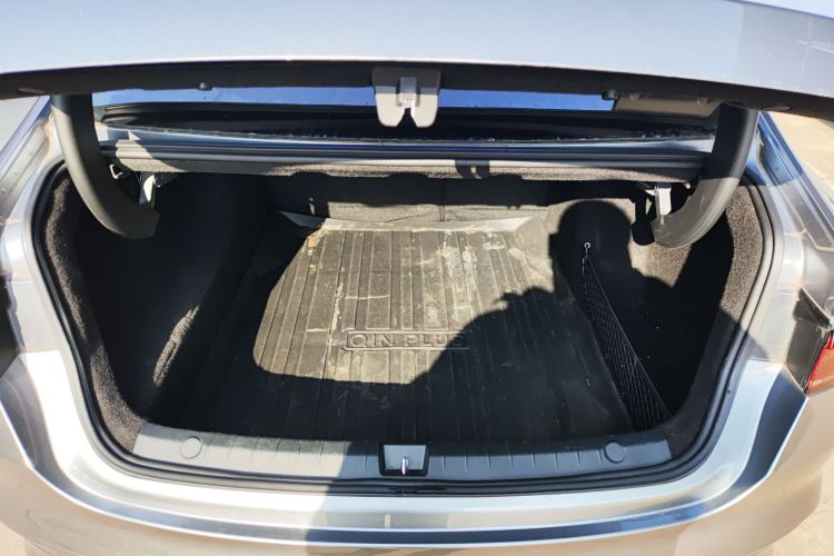 比亚迪 秦PLUS 2023款  冠军版 DM-i 120KM超越型机舱底盘23