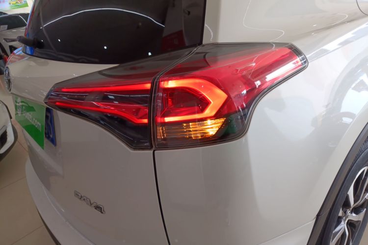 丰田 RAV4荣放 2019款 2.0L CVT两驱先锋版 国V车身外观6006