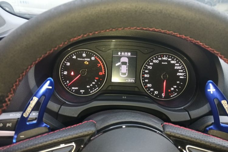 奥迪A3 2018款 30周年年型 Limousine 40 TFSI 运动型中控内饰14