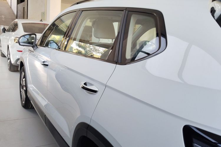 大众 途岳 2023款 300TSI 两驱月尊版车身外观4