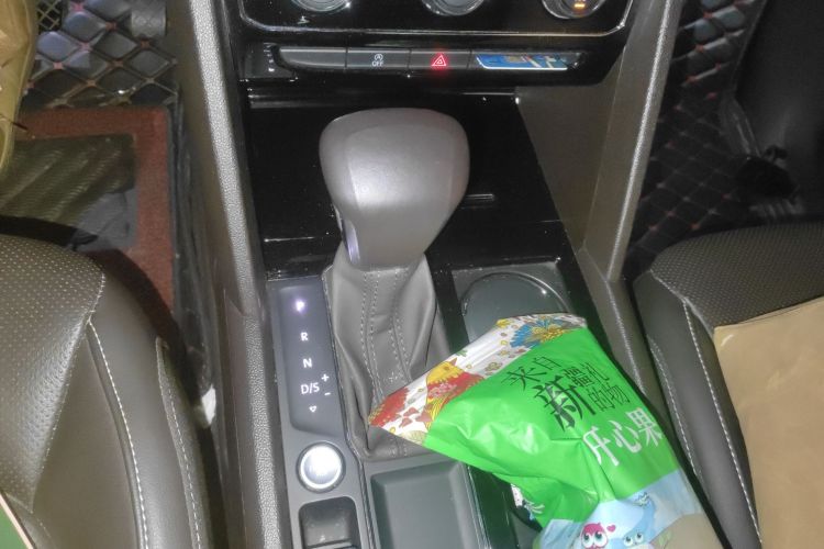 大众 途昂 2020款 330TSI 两驱豪华版 国VI中控内饰18