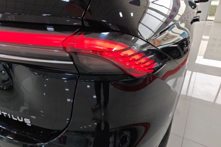 林肯 航海家 2023款 2.0T 四驱尊享版车身外观6006