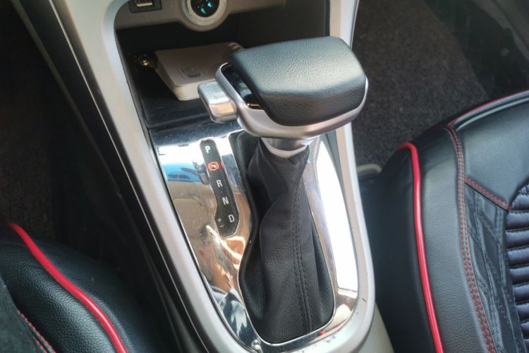 别克 英朗 2013款 GT 1.6L 自动时尚版中控内饰18