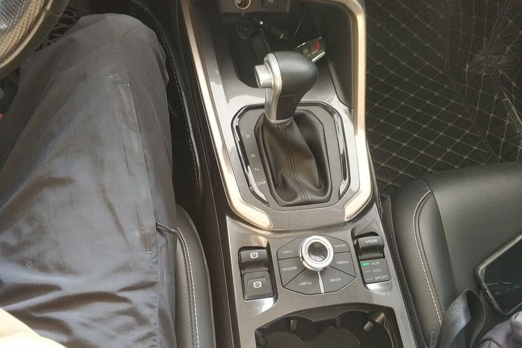 哈弗H6 2019款 1.5GDIT 自动豪华智联版 国V中控内饰18