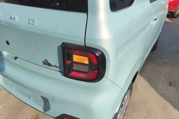 吉利银河 2024款 熊猫mini 200km 耐力熊车身外观9