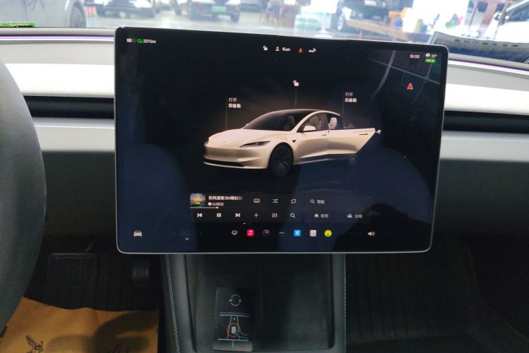 特斯拉 Model 3 2023款 后轮驱动版中控内饰16