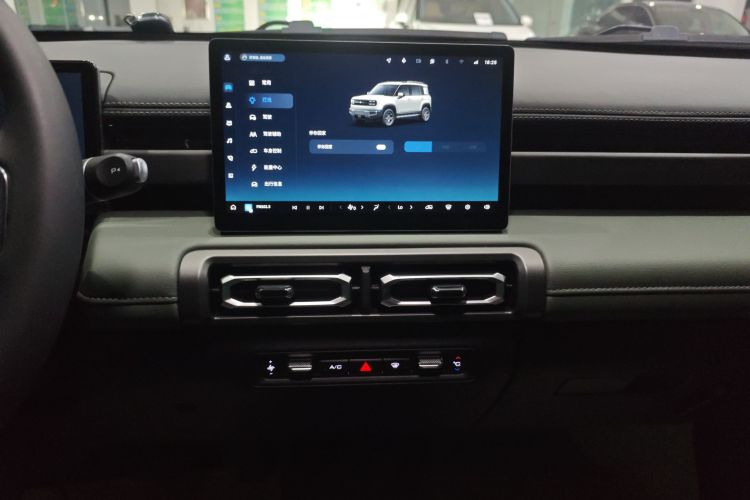 宝骏悦也Plus 2024款 智尊版 4座中控内饰16