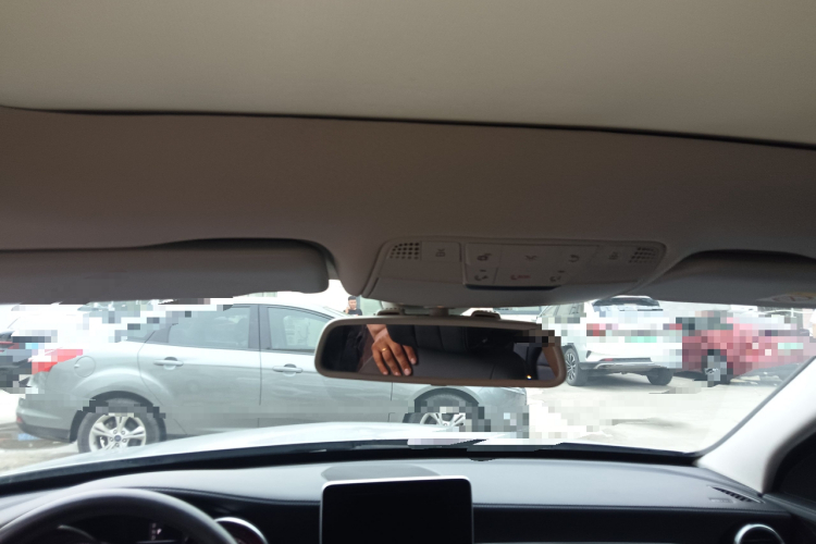 奔驰C级 2017款 改款 C 200 L 运动版局部细节22