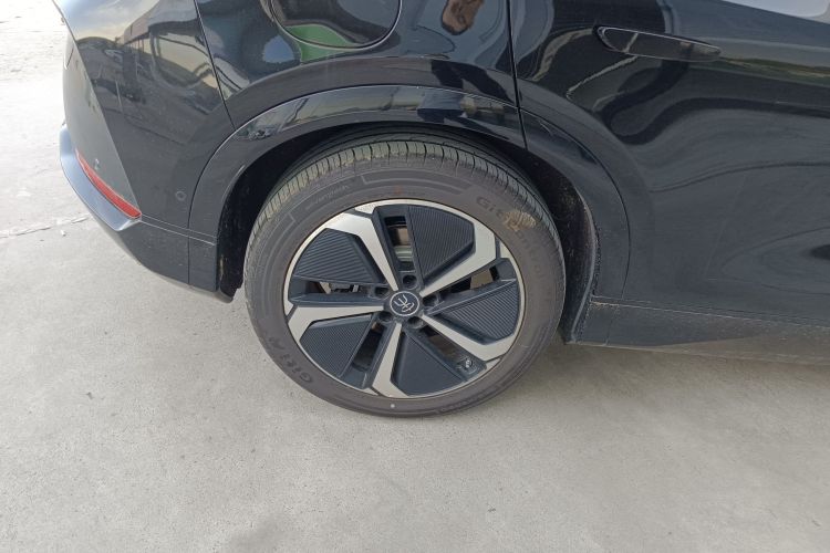 比亚迪 宋L EV 2025款 智驾版 662km 激光雷达卓越型车身外观6008