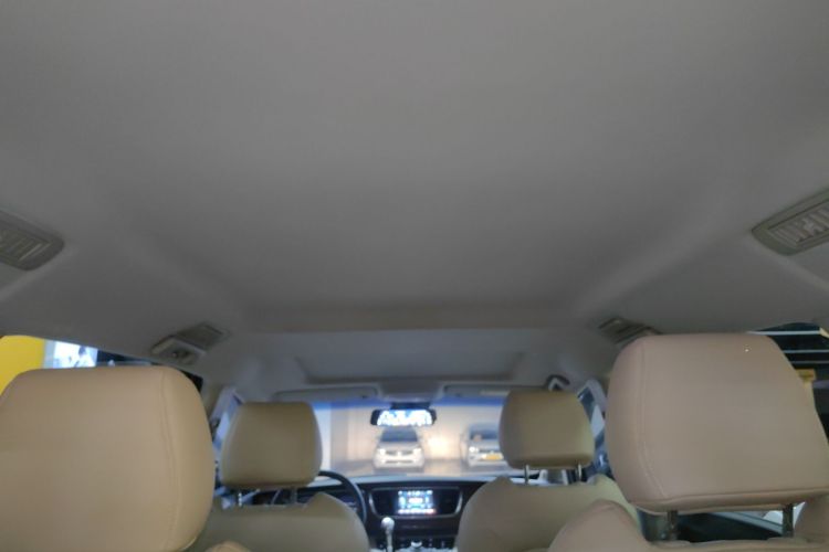 别克GL8 2018款 28T 舒适型 国VI中控内饰22