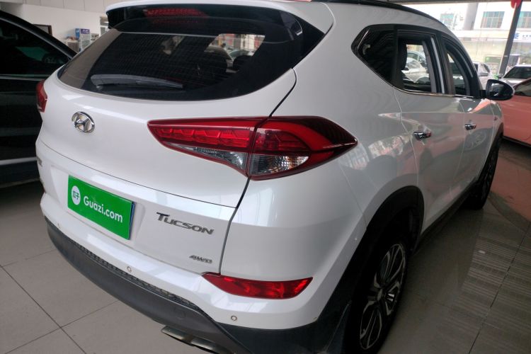 现代 途胜 2015款 1.6T 双离合四驱尊贵型车身外观6005