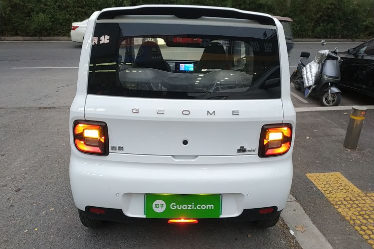 吉利银河 熊猫 2025款 210km 元气熊车身外观6