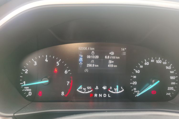 福特 福克斯 2020款 三厢 EcoBoost 180 自动锋潮型中控内饰15