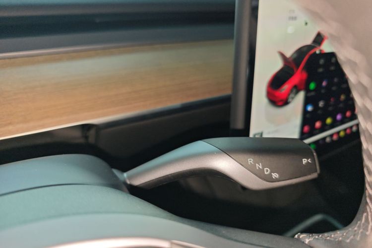 特斯拉 Model Y 2022款 后轮驱动版中控内饰18