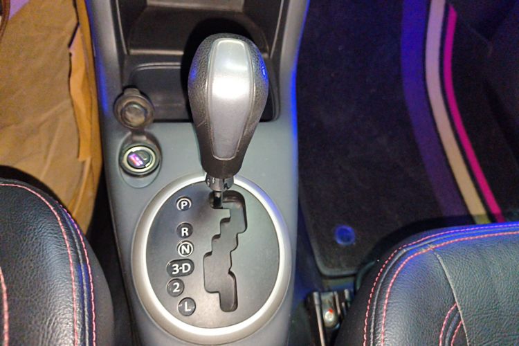 铃木 雨燕 2013款 1.5L 自动20周年限量版中控内饰18