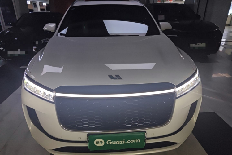 理想汽车 理想ONE 2021款 增程6座版车身外观2