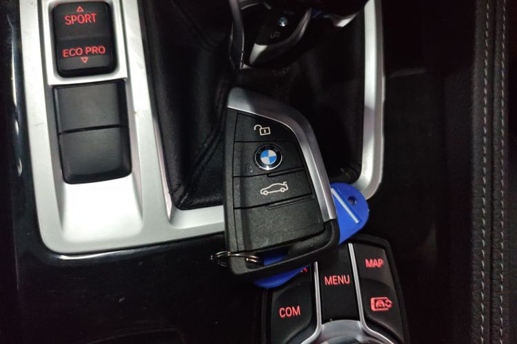 宝马1系 2021款 120i M运动曜夜版中控内饰7001