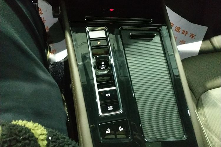 大众 威然 2024款 380TSI 尊贵版中控内饰18