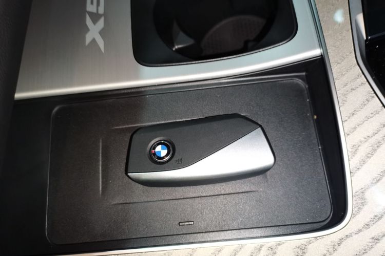 宝马X5 2025款 xDrive 40Li M运动曜夜套装中控内饰11