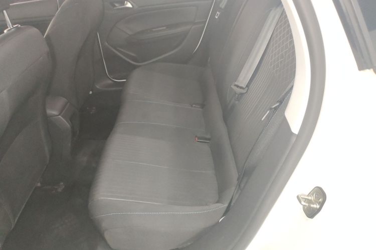 标致308 2018款 1.6L 手动时尚版中控内饰21